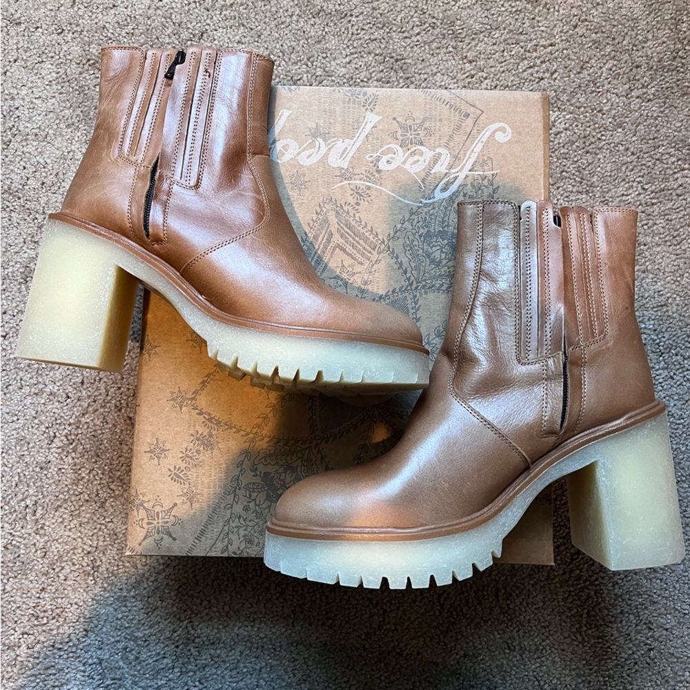 Free People Tan Leather James Chelsea Boot NIB - Picture 3 of 16